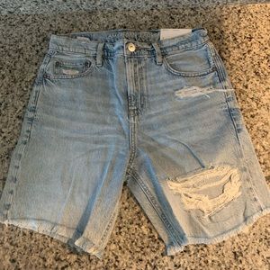 American Eagle Outfitters Jean Shorts 
Low rise fit, skater style